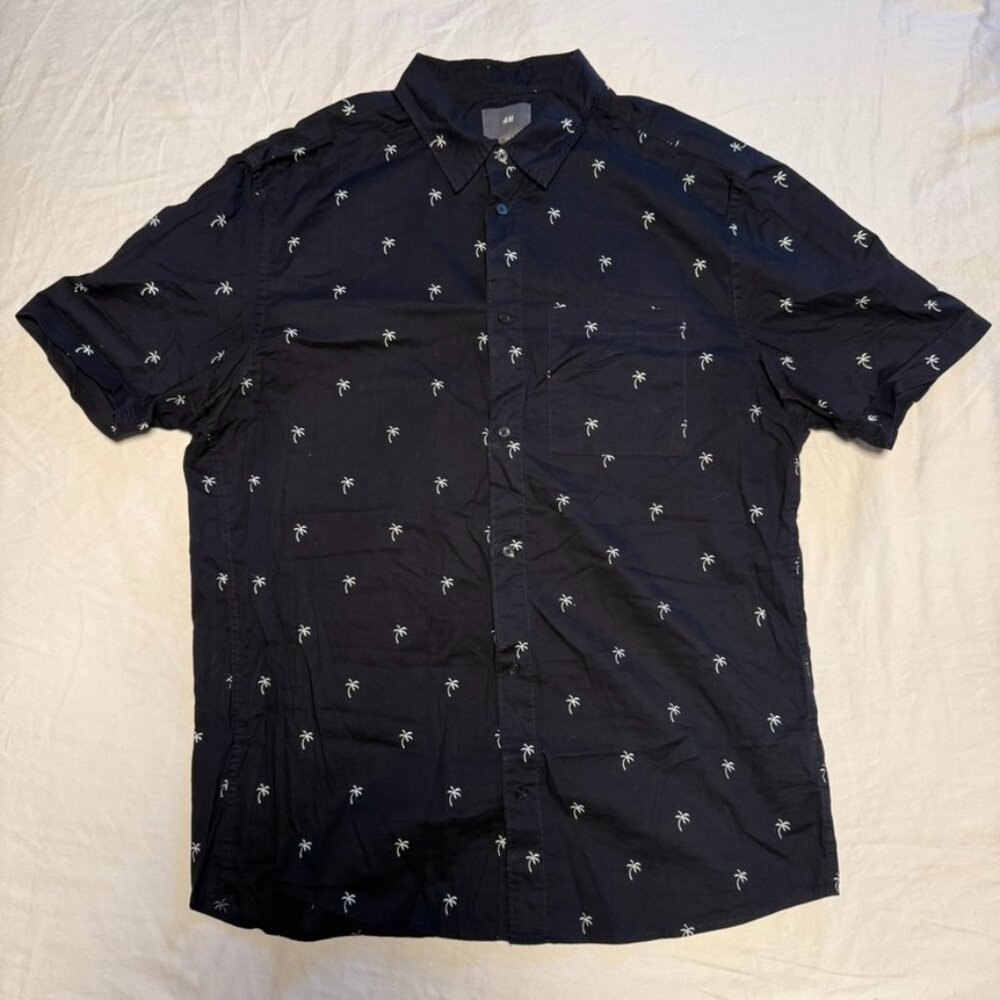 Coastal Casual H&M 100% Cotton Short Sleeve Button Up Navy Blue w/Palm Trees M